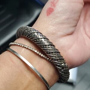 Thick heavy magnetic close bracelet